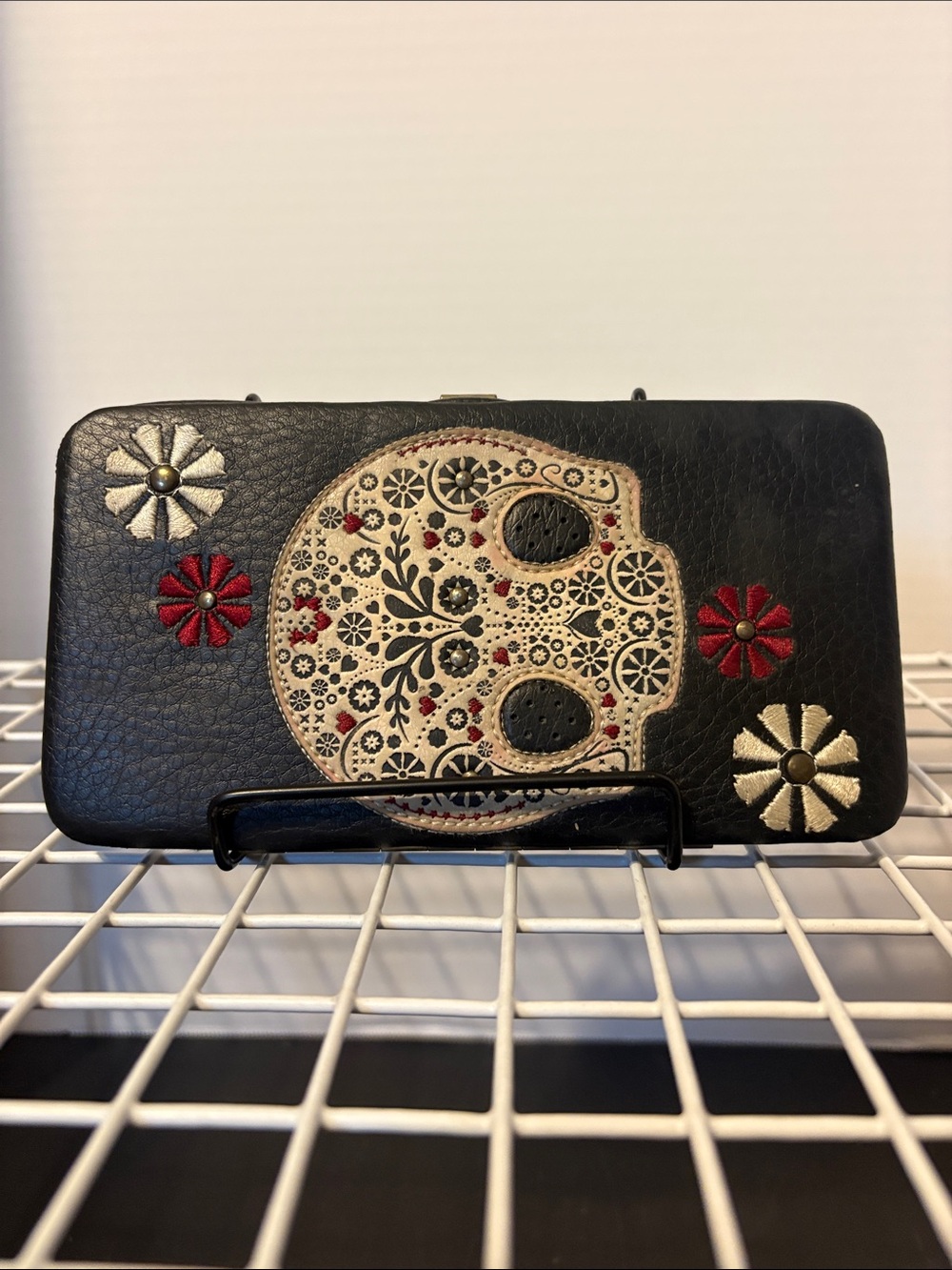 Vintage Loungefly Black Tote Cream Embroidered Sugar Skull and Matching Wallet - Picture 5 of 8
